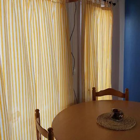 אתר קמפינג Lands House Bungalows פטיאס